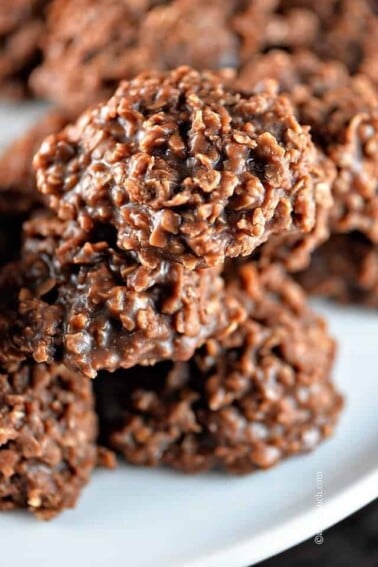 Chocolate No Bake Cookies | ยฉaddapinch.com